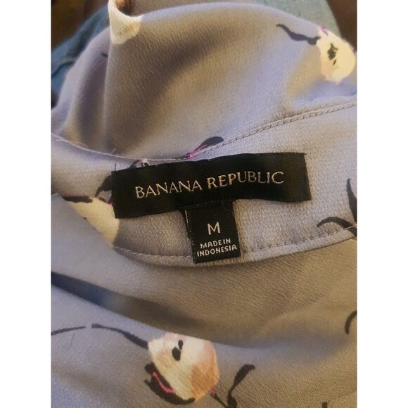 Banana Republic Womens Blouse Pleated V Neckline Floral Top Size Medium Button - Picture 6 of 12